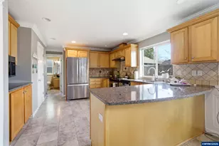 272 Laurine St N, Salem, OR 97301 - Photo 15