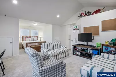 903 Eisenhower Dr NW, Salem, OR 97304 - Photo 17