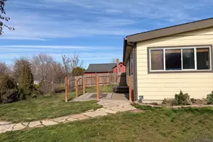 305 N Broad St, Weston, OR 97886 - Photo 5