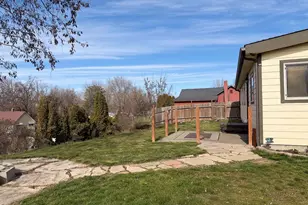 305 N Broad St, Weston, OR 97886 - Photo 19