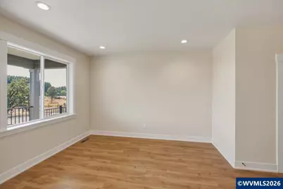 608 NE Kerns Dr, Dallas, OR 97338 - Photo 11