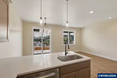 602 NE Kerns Dr, Dallas, OR 97338 - Photo 17