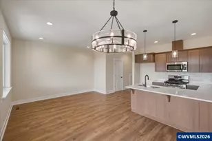602 NE Kerns Dr, Dallas, OR 97338 - Photo 15
