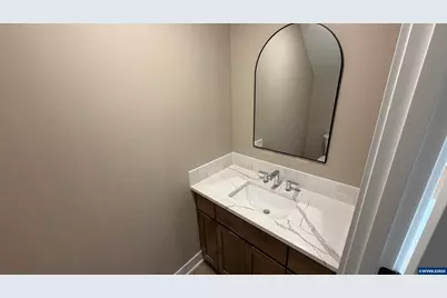 602 NE Kerns Dr, Dallas, OR 97338 - Photo 3