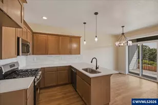 602 NE Kerns Dr, Dallas, OR 97338 - Photo 11