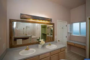 5703 Flairstone Dr SE, Salem, OR 97306 - Photo 33