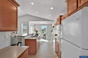 2828 Lucia Ct NW, Albany, OR 97321 - Photo 9