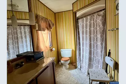 185 SE Bayview Av, Depoe Bay, OR 97341 - Photo 17