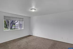 3026 Ella Ln NE, Salem, OR 97305 - Photo 13