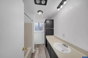 3026 Ella Ln NE, Salem, OR 97305 - Photo 17