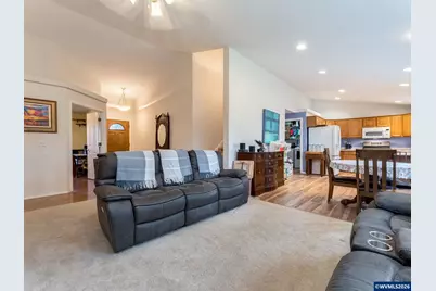 1869 Plateau St NE, Salem, OR 97305 - Photo 15