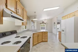 2120 Robins Ln SE, Salem, OR 97306 - Photo 21