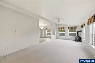2120 Robins Ln SE, Salem, OR 97306 - Photo 9