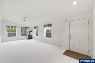 2120 Robins Ln SE, Salem, OR 97306 - Photo 9