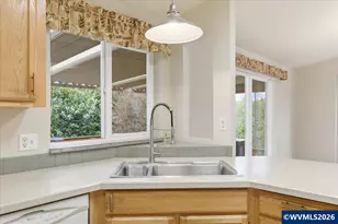 2120 Robins Ln SE, Salem, OR 97306 - Photo 15