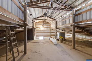 39692 Lacomb Dr, Lebanon, OR 97355 - Photo 47