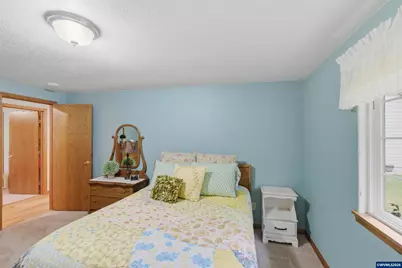 39692 Lacomb Dr, Lebanon, OR 97355 - Photo 33