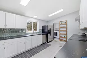 420 Rainwater Ln, Albany, OR 97321 - Photo 15