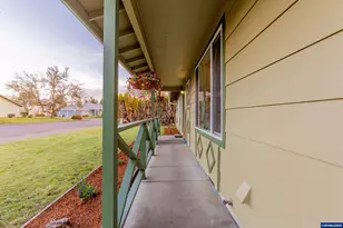 6097 SW Lanier St, Albany, OR 97321 - Photo 5