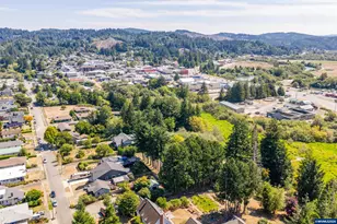 547 W Fourth St, Coquille, OR 97423 - Photo 3