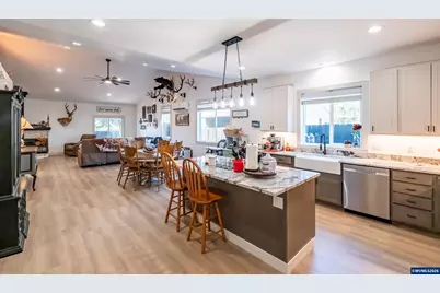 547 W 4th St, Coquille, OR 97423 - Photo 11