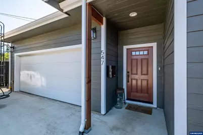 547 W 4th St, Coquille, OR 97423 - Photo 5