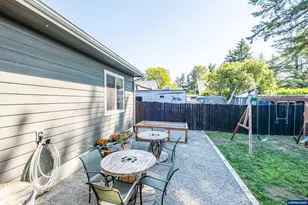 547 W Fourth St, Coquille, OR 97423 - Photo 45