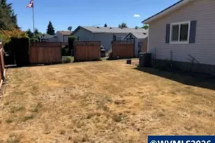 300 SE Lacreole Dr, Dallas, OR 97338 - Photo 3