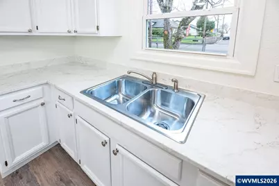 1305 S 2nd St, Lebanon, OR 97355 - Photo 17