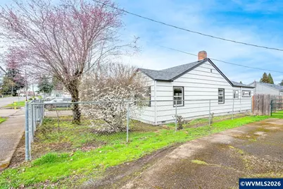 1305 S 2nd St, Lebanon, OR 97355 - Photo 3