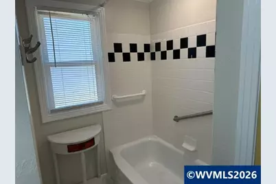 451 E St, Lebanon, OR 97355 - Photo 15
