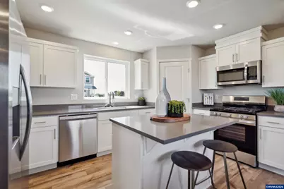 746 Merriott Ln, Woodburn, OR 97071 - Photo 11