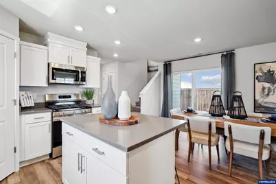 746 Merriott Ln, Woodburn, OR 97071 - Photo 13