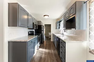 3303 Long St, Sweet Home, OR 97386 - Photo 7