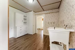 3303 Long St, Sweet Home, OR 97386 - Photo 9