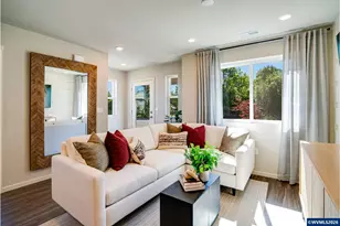 892 Sifuentez Ct, Woodburn, OR 97071 - Photo 13