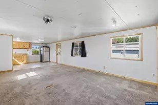 612 N Cascade #48 Dr, Woodburn, OR 97071 - Photo 11
