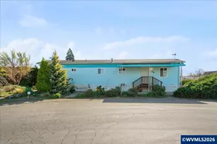 1418 Pine St, Silverton, OR 97381 - Photo 1