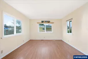 1418 Pine St, Silverton, OR 97381 - Photo 11