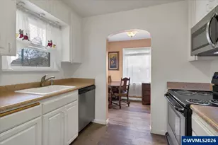 1090 15th St NE, Salem, OR 97301 - Photo 21