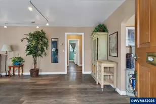 1090 15th St NE, Salem, OR 97301 - Photo 5