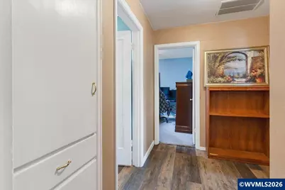 1090 15th St NE, Salem, OR 97301 - Photo 25