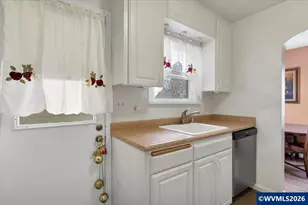 1090 15th St NE, Salem, OR 97301 - Photo 23