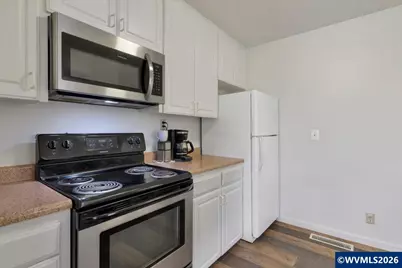 1090 15th St NE, Salem, OR 97301 - Photo 19