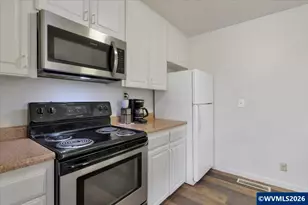 1090 15th St NE, Salem, OR 97301 - Photo 19