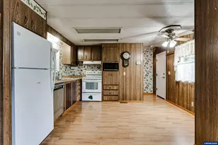 82274 River Dr, Creswell, OR 97426 - Photo 21