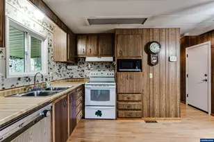 82274 River Dr, Creswell, OR 97426 - Photo 23