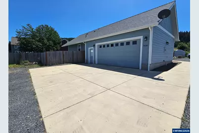 4581 Kalmia St, Sweet Home, OR 97386 - Photo 3