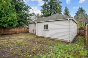 180 Eaton St, Lebanon, OR 97355 - Photo 27