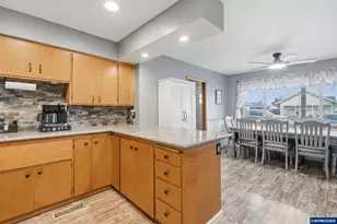 765 13th Av SE, Albany, OR 97322 - Photo 11